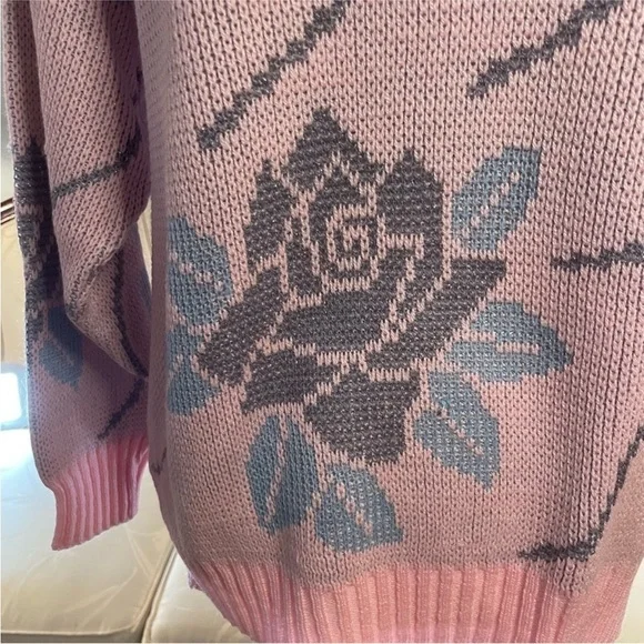 Pink & Gray Floral Print Crewneck Knit Sweater Size Medium - Picture 3 of 8